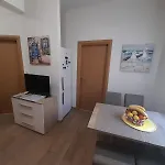 Jelena - Cozy Two Bedroom Only 70m From The Beach, Diklo - شقة *
