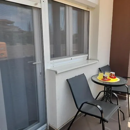 Jelena - Cozy Two Bedroom Only 70m From The Beach, Diklo - Zadar