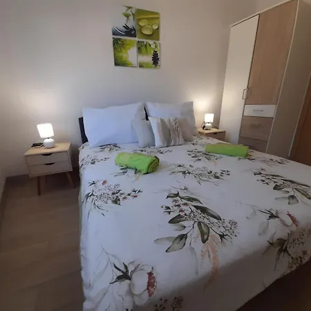 Jelena - Cozy Two Bedroom Only 70m From The Beach, Diklo - Apartment *