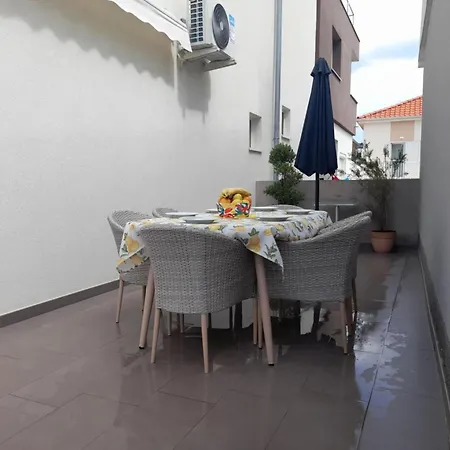 Jelena - Cozy Two Bedroom Only 70m From The Beach, Diklo - *