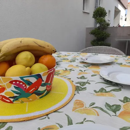 Jelena - Cozy Two Bedroom Only 70m From The Beach, Diklo - * Zadar