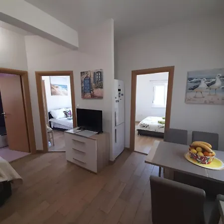 Apartment Jelena - Cozy Two Bedroom Only 70m From The Beach, Diklo - *