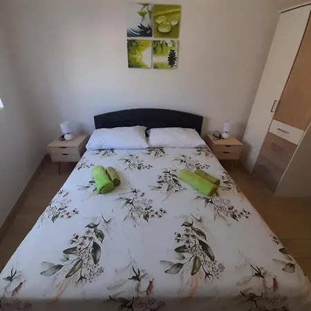 Lägenhet Jelena - Cozy Two Bedroom Only 70m From The Beach, Diklo -