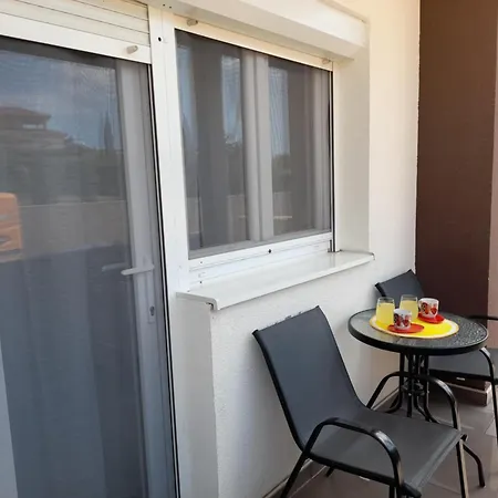 Apartment Jelena - Cozy Two Bedroom Only 70m From The Beach, Diklo - Zadar