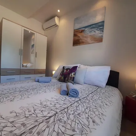 Jelena - Cozy Two Bedroom Only 70m From The Beach, Diklo - Zadar
